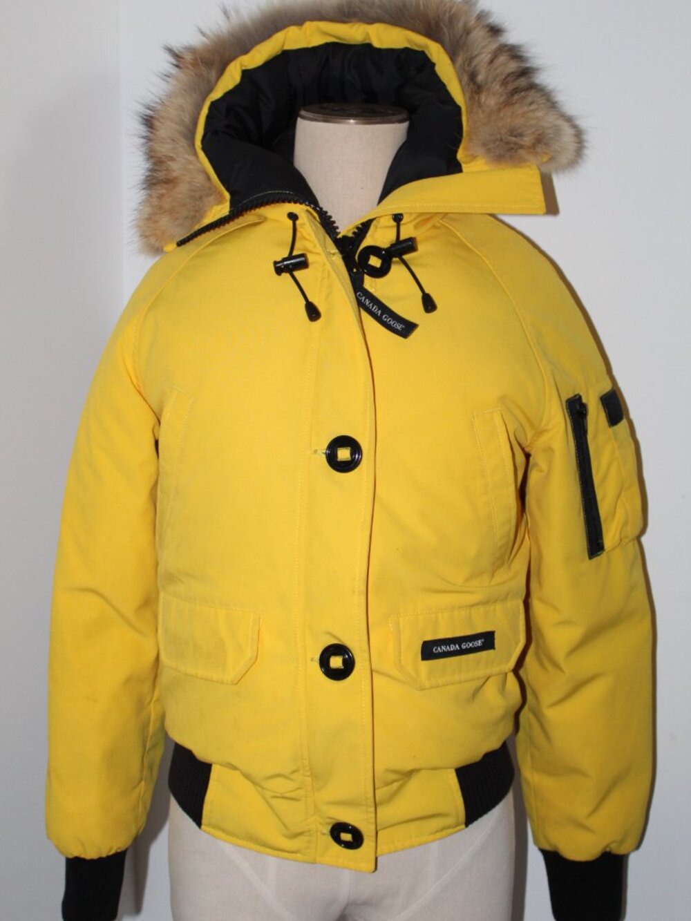 Canada Goose Chilliwack Bomber Yellow Fur Trim Jacket Puffer Down Coat XS